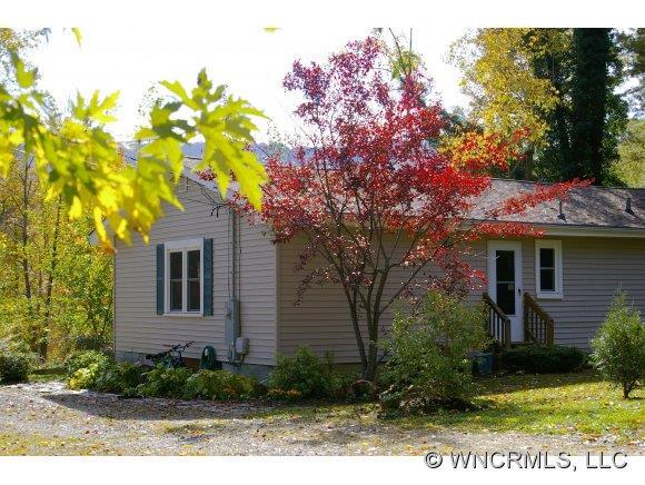 39 West Chapel Road, Asheville, NC 28803