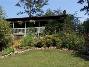 4 Beechwood Knoll Rd., Weaverville, NC 28787