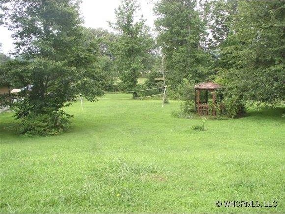 96 South Rowe Road, Hendersonville, NC 28792