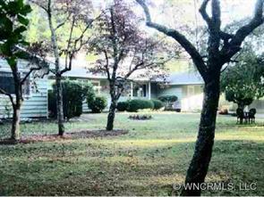 326 Fairlane Rd., Lynn, NC 28750