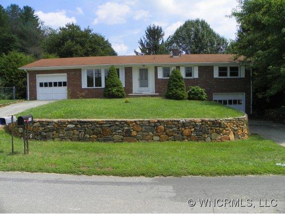 118 Turley Falls Rd, Hendersonville, NC 28739