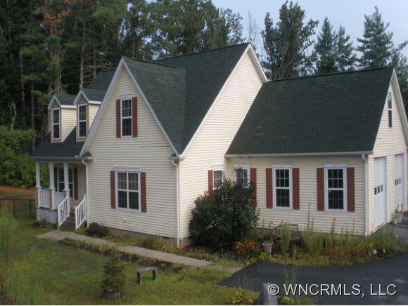 40 England Valley Road, Weaverville, NC 28787