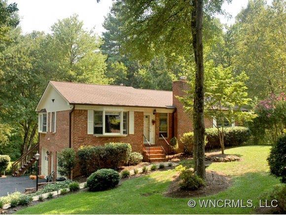 124 Haywood Knolls Drive, Hendersonville, NC 28791