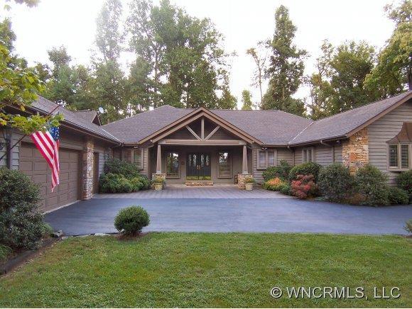 511 Hagen Drive, Hendersonville, NC 28739