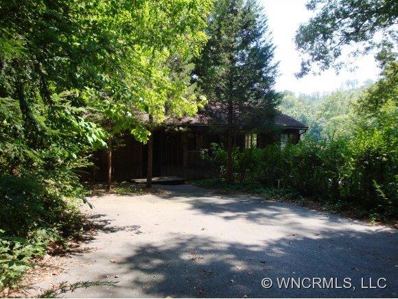 347 Lakeview Rd, Lake Lure, NC 28746