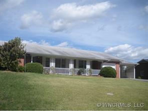 154 Lowell St., Waynesville, NC 28786