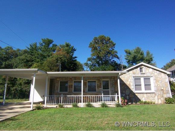 259 Courtland Blvd, Mountain Home, NC 28758