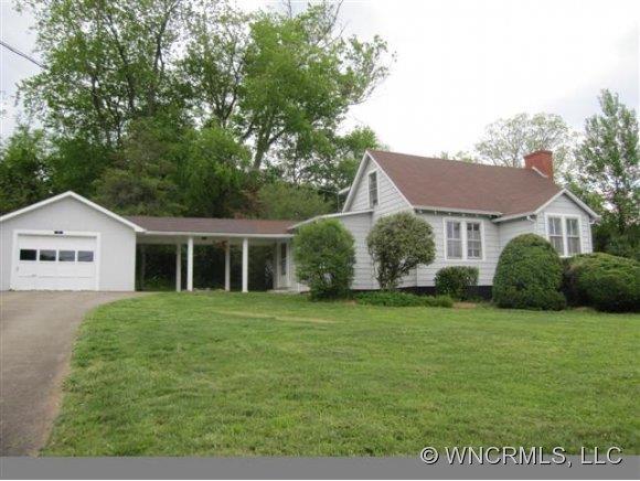 10 Robertson St., Burnsville, NC 28714