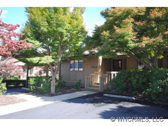 702 Red Oak Drive, Hendersonville, NC 28791