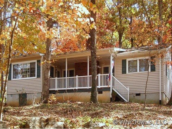 11 Charlie Riddle Ln., Swannanoa, NC 28778