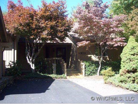 1201 Red Oak Drive, Hendersonville, NC 28791