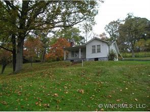 19 Snow White Dr., Asheville, NC 28806
