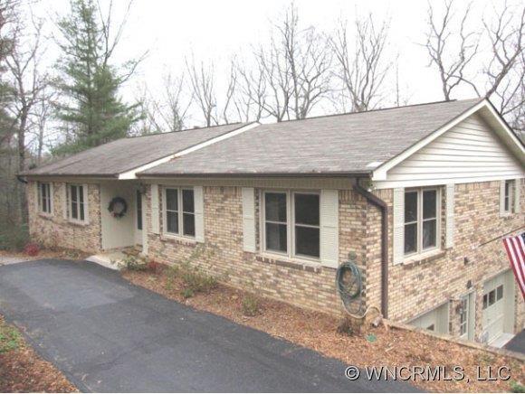 410 Deerhaven Lane, Hendersonville, NC 28791