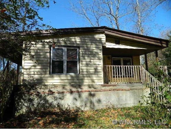 676 Macedonia Rd., Asheville, NC 28804