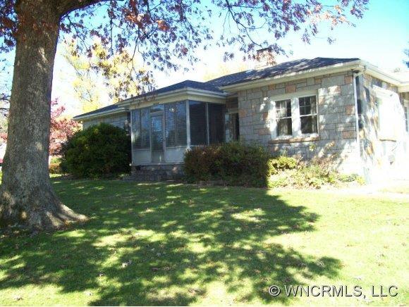 2000 Haywood Rd, Hendersonville, NC 29791