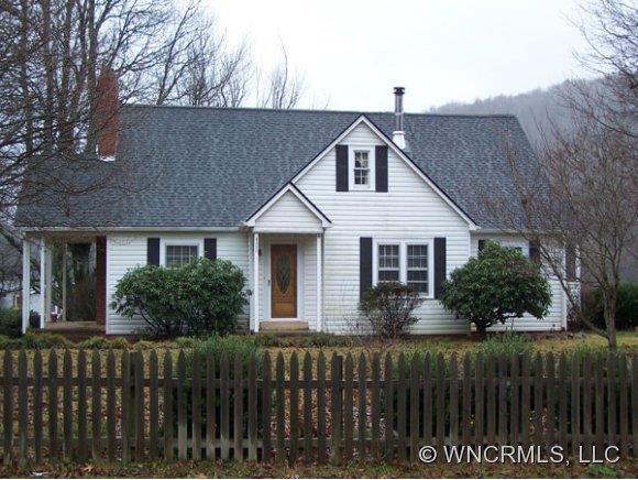 Breakwood Drive, Clyde, NC 28721