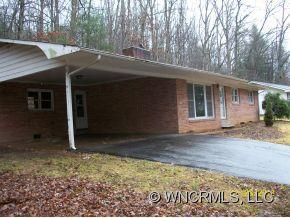 317 Thomas Park Dr., Waynesville, NC 28786