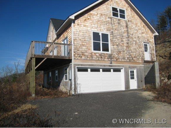 258 Bodges Ln., Hendersonville, NC 28792