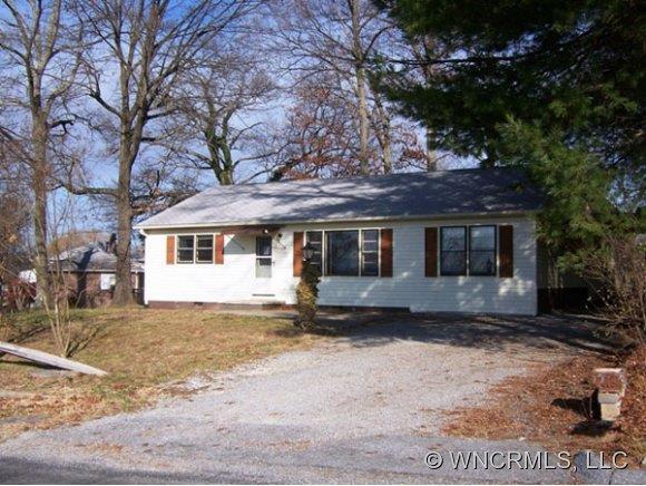 1907 George Street, Hendersonville, NC 28739