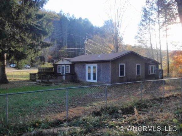 3 Curly Willow Ln., Weaverville, NC 28787