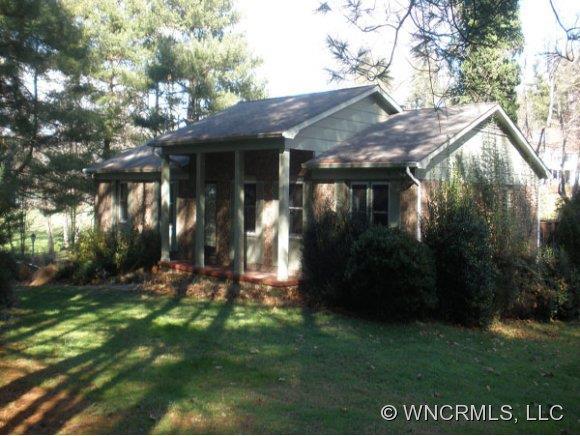 296 N. Rugby, Hendersonville, NC 28791