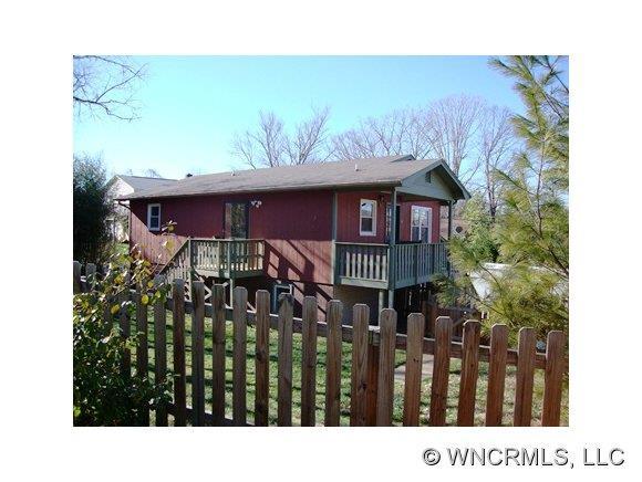 9 Oakland St., Weaverville, NC 28787