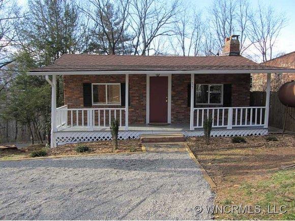 77 Johnson Hill Dr., Waynesville, NC 28786