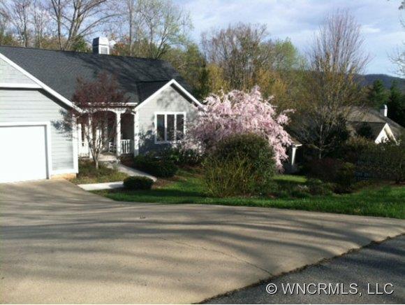 5 Ridgemont Dr., Weaverville, NC 28787