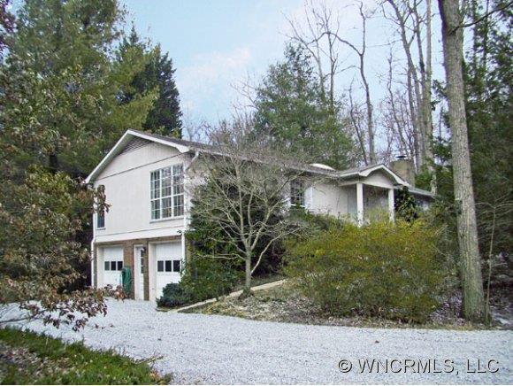 200 Brook Forest Lane, Hendersonville, NC 28791