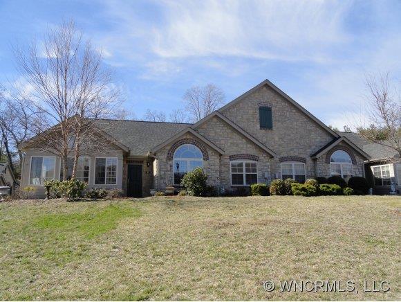25 Outlook Circle, Swannanoa, NC 28778