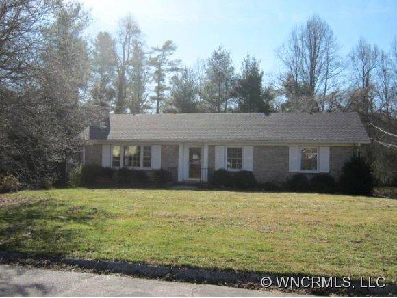 123 Windham Way, Hendersonville, NC 28739