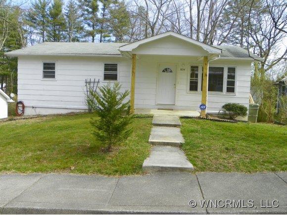 834 N. Oak St., Hendersonville, NC 28791