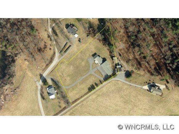 286 Capps Rd., Hendersonville, NC 28792