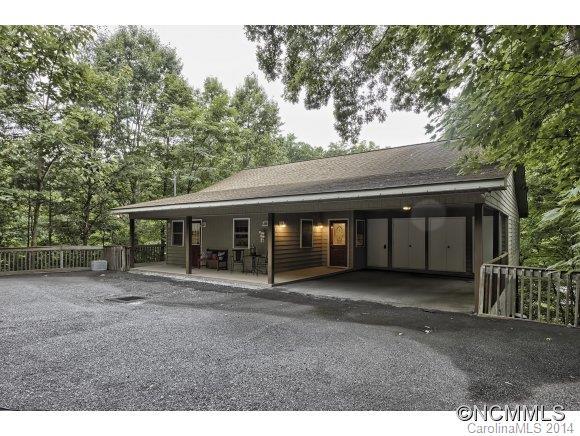 128 Lake Blvd., Lake Lure, NC 28746