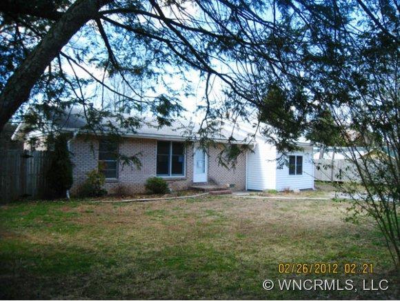 110 Osteen Drive, Hendersonville, NC 28792