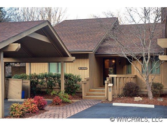 1105 Red Oak Dr., Hendersonville, NC 28791