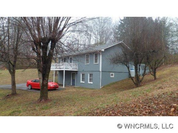 11 W Hall Heights, Sylva, NC 28779