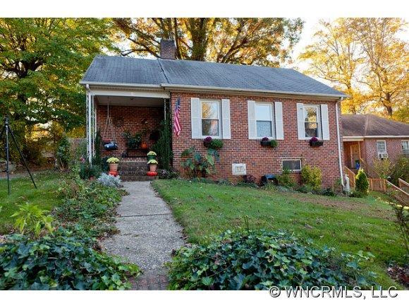 9 Enka Pine St, Enka, NC 28715