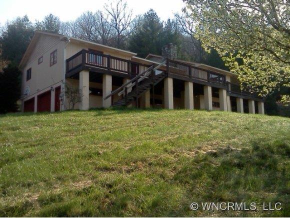 166 Seasons Dr, Clyde, NC 28721