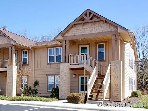 1806 Deermouse Way, Hendersonville, NC 28792