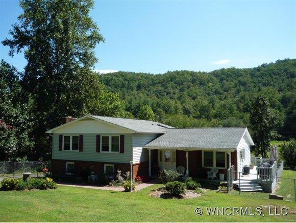 1401 Crab Creek Rd., Hendersonville, NC 28739