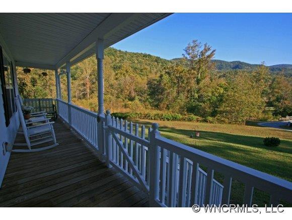 25 Blue Rock Road, Bat Cave, NC 28792