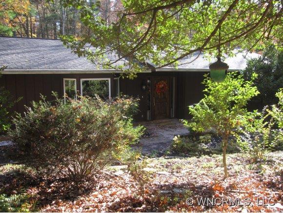 166 Surry Lane, Hendersonville, NC 28791