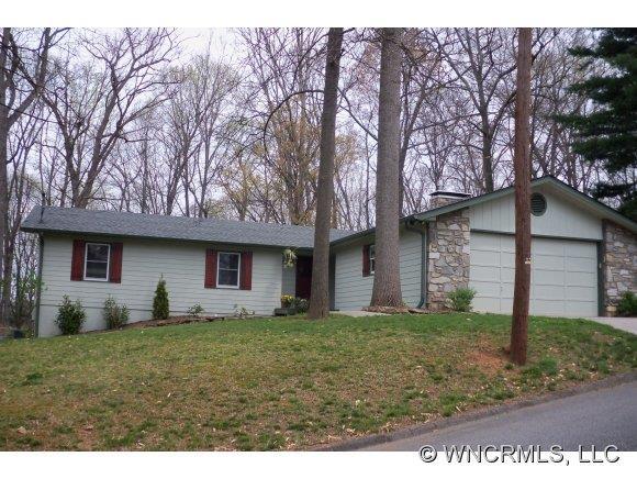 155 Hazelview Dr, Waynesville, NC 28786