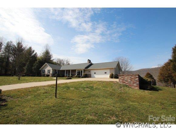 733 Gash Road, Mills River, NC 28759
