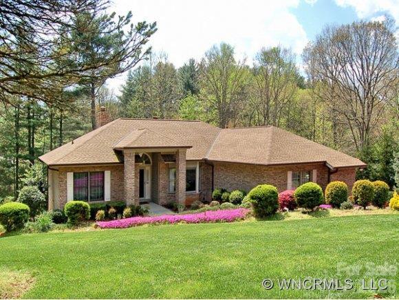 136 Sweetwater Hills Drive, Hendersonville, NC 28791