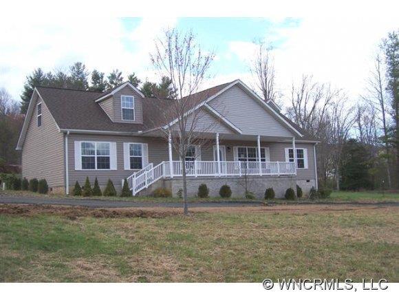 50 White Oak Road, Burnsville, NC 28714