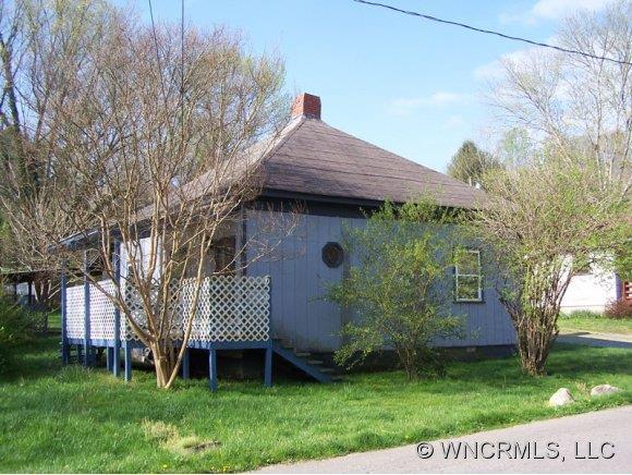 435 Whitmire St., Brevard, NC 28712