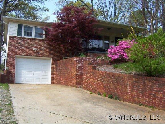 11 Old Turnpike Rd., Arden, NC 28704