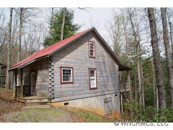 50 Falls Cabin Rd., Hendersonville, NC 28739